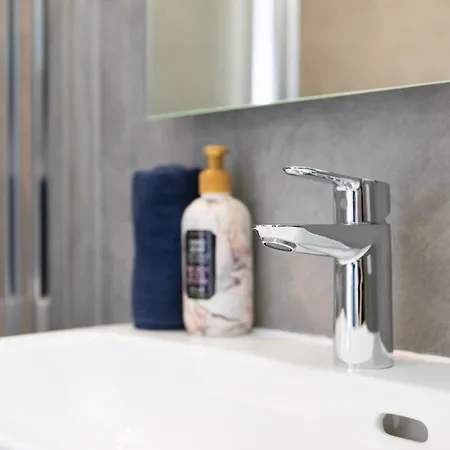 Le Carre A * 牟罗兹