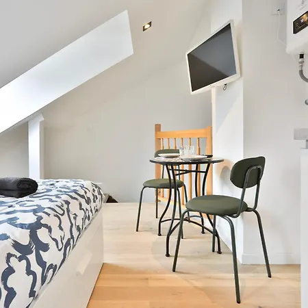 Le Carre A 牟罗兹