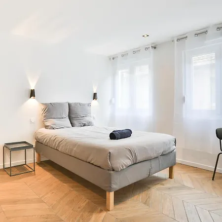Le Carre A Apartment