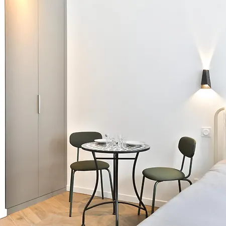 Le Carre A 牟罗兹