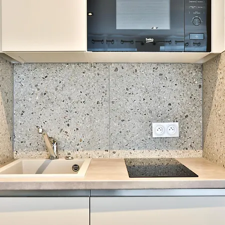 Le Carre A 牟罗兹