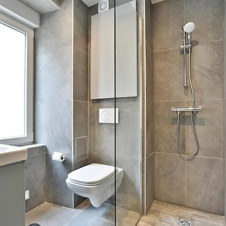 Le Carre A 牟罗兹